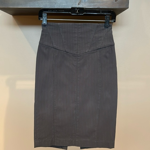 Express Design Studio:Pinstripe Pencil Skirt 0 w/ribbon detail.15% off 2+ bundle - Picture 1 of 5